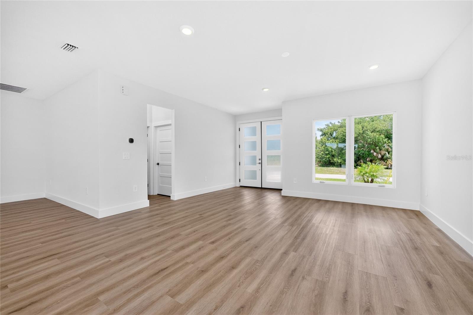 203 REDWOOD RD, ROTONDA WEST, FL, 33947
