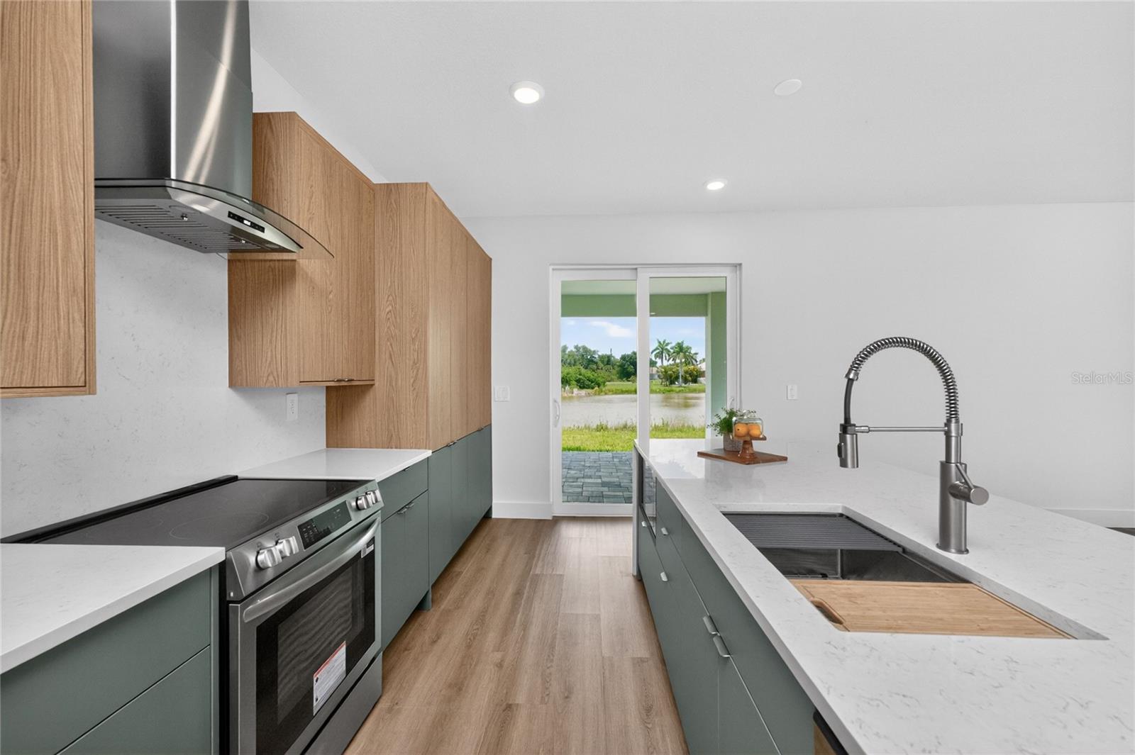 203 REDWOOD RD, ROTONDA WEST, FL, 33947