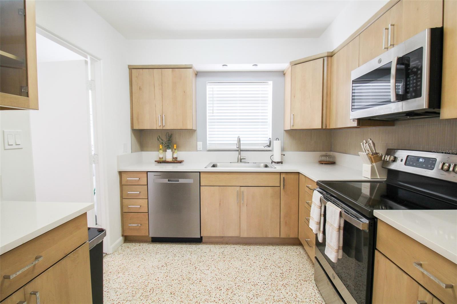 671 47TH ST, SARASOTA, FL, 34234