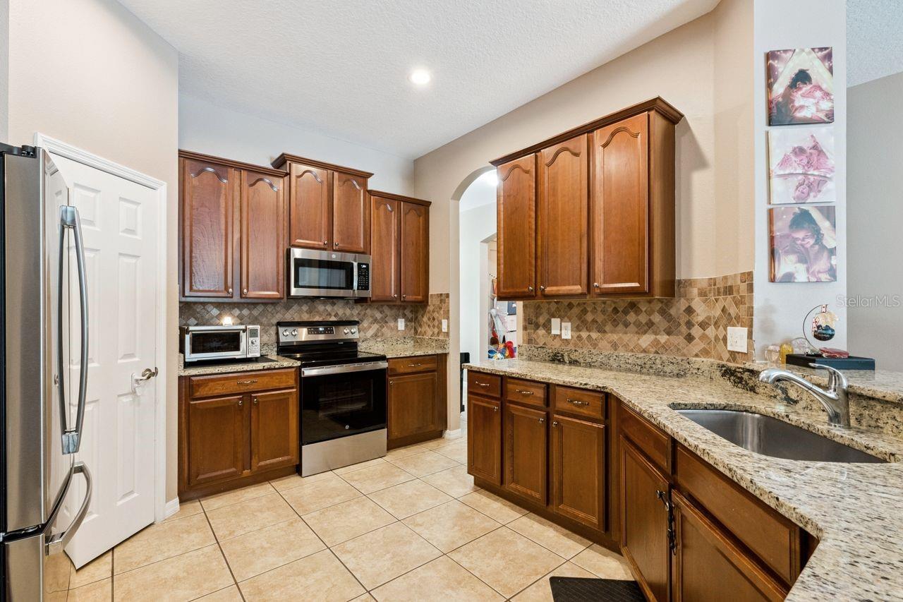 8484 DOVER VIEW LN, ORLANDO, FL, 32829