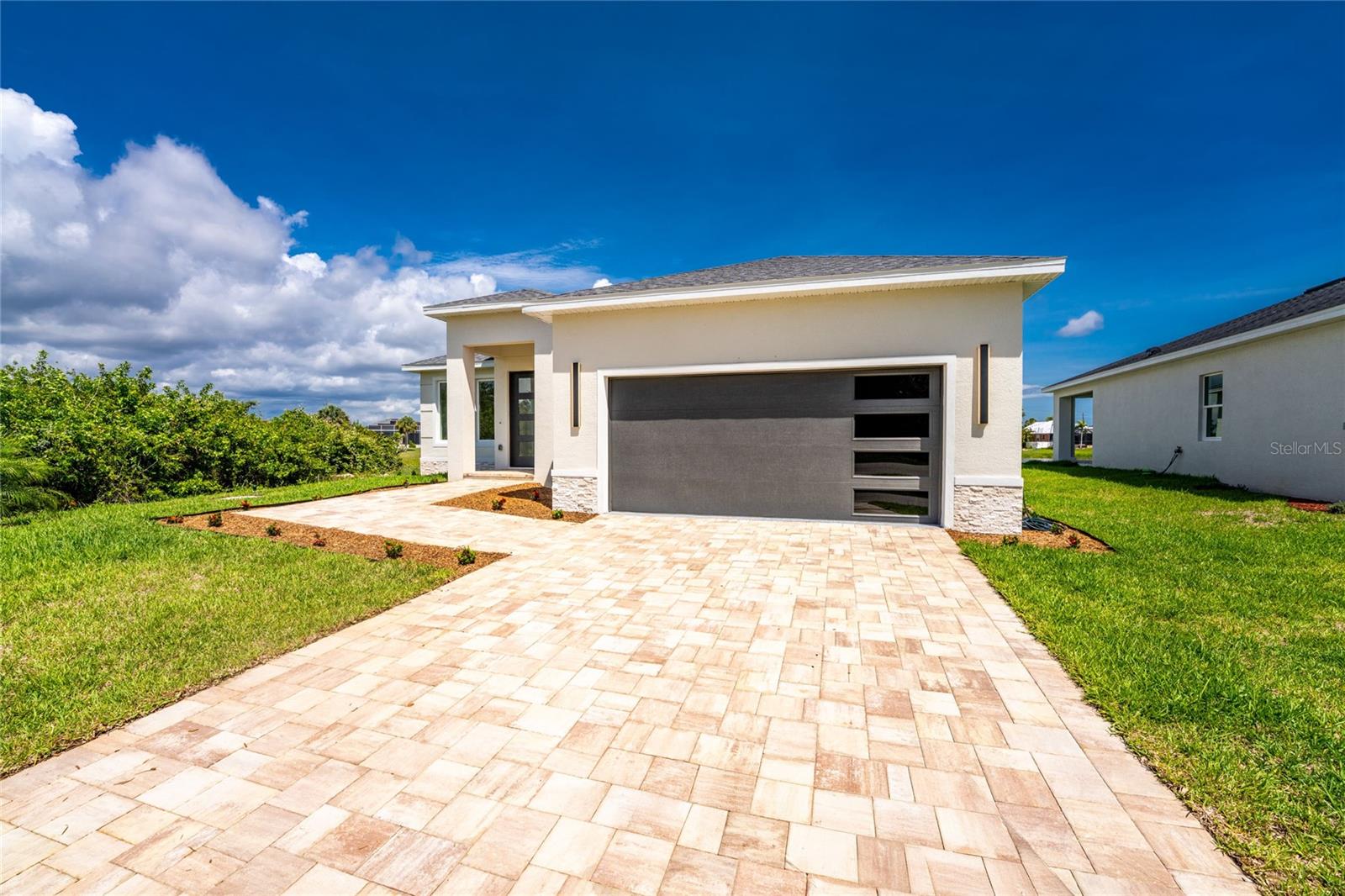 205 REDWOOD RD, ROTONDA WEST, FL, 33947