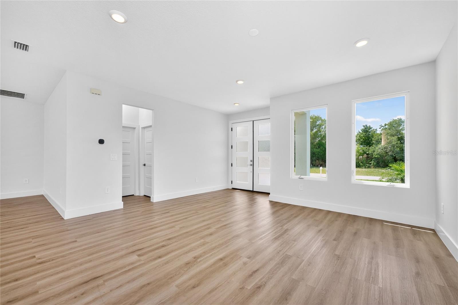 205 REDWOOD RD, ROTONDA WEST, FL, 33947