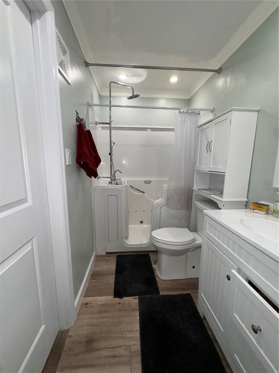 202 46TH TER W ##207, BRADENTON, FL, 34202