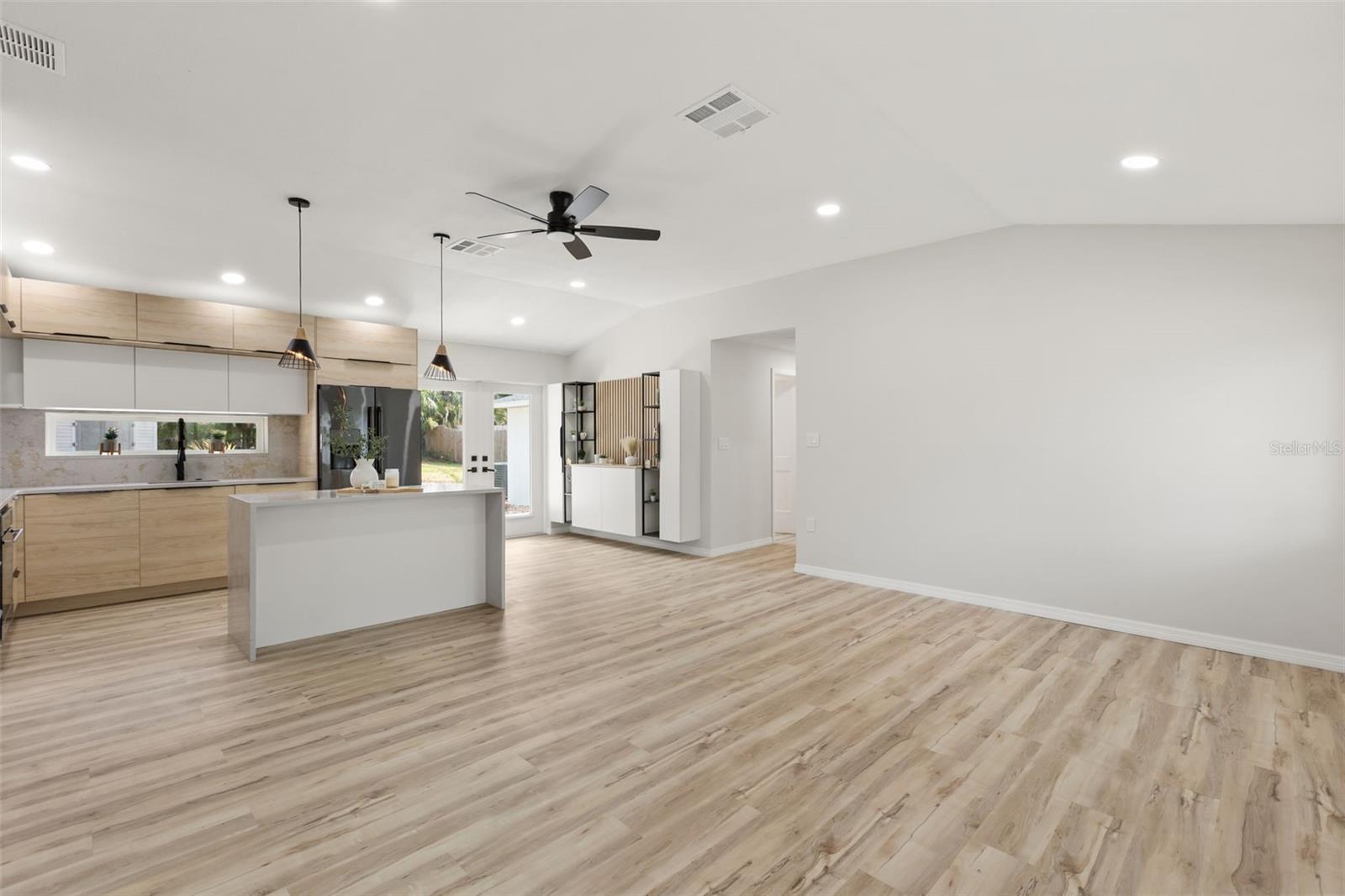 384 MAGNOLIA PL, DEBARY, FL, 32713
