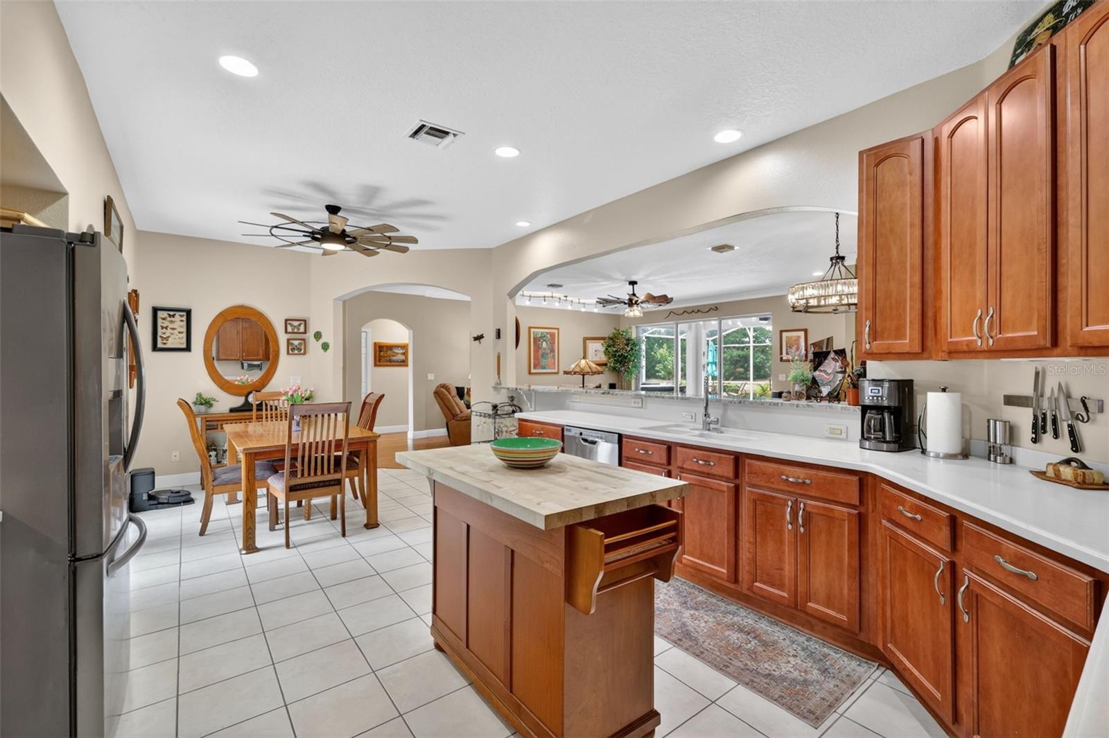 2003 BAYSIDE AVE, MOUNT DORA, FL, 32757