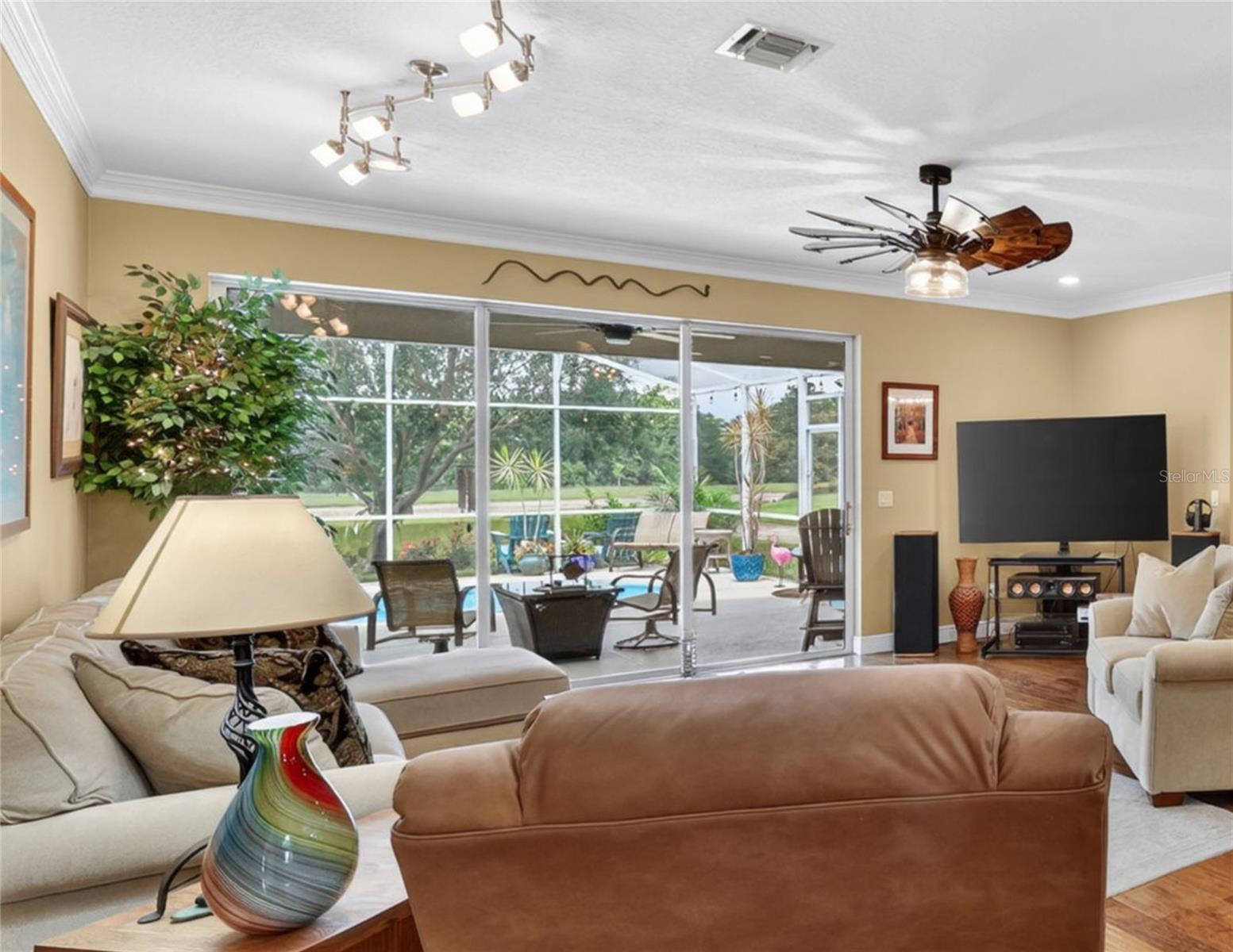 2003 BAYSIDE AVE, MOUNT DORA, FL, 32757