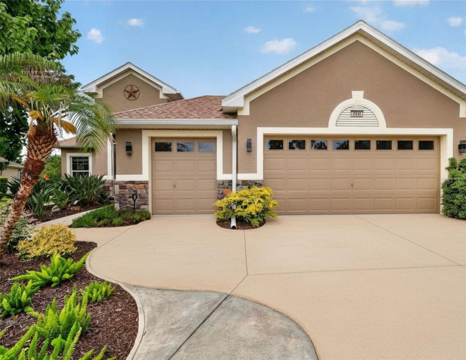 2003 BAYSIDE AVE, MOUNT DORA, FL, 32757