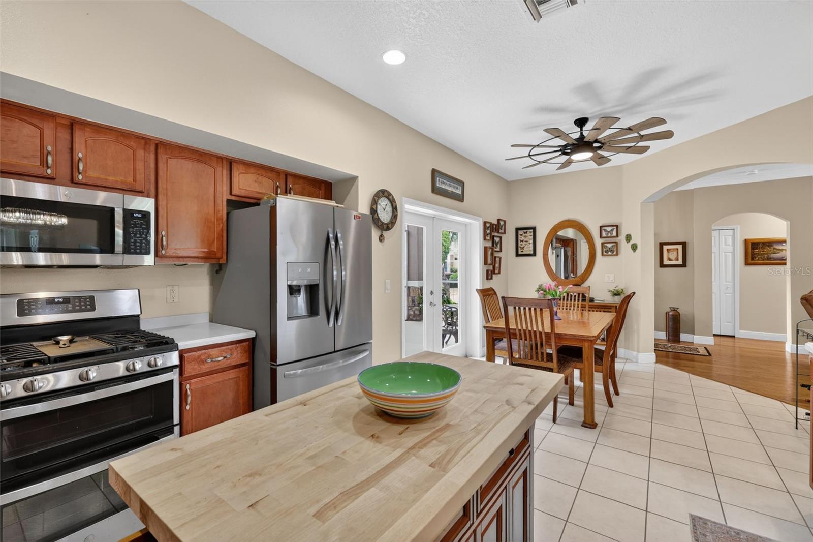 2003 BAYSIDE AVE, MOUNT DORA, FL, 32757