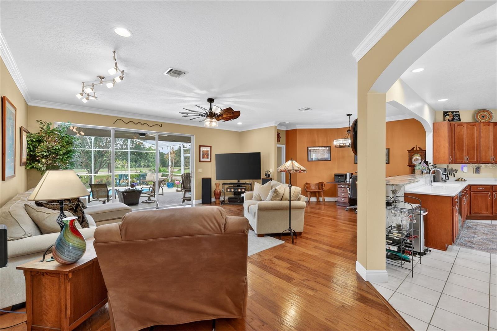 2003 BAYSIDE AVE, MOUNT DORA, FL, 32757