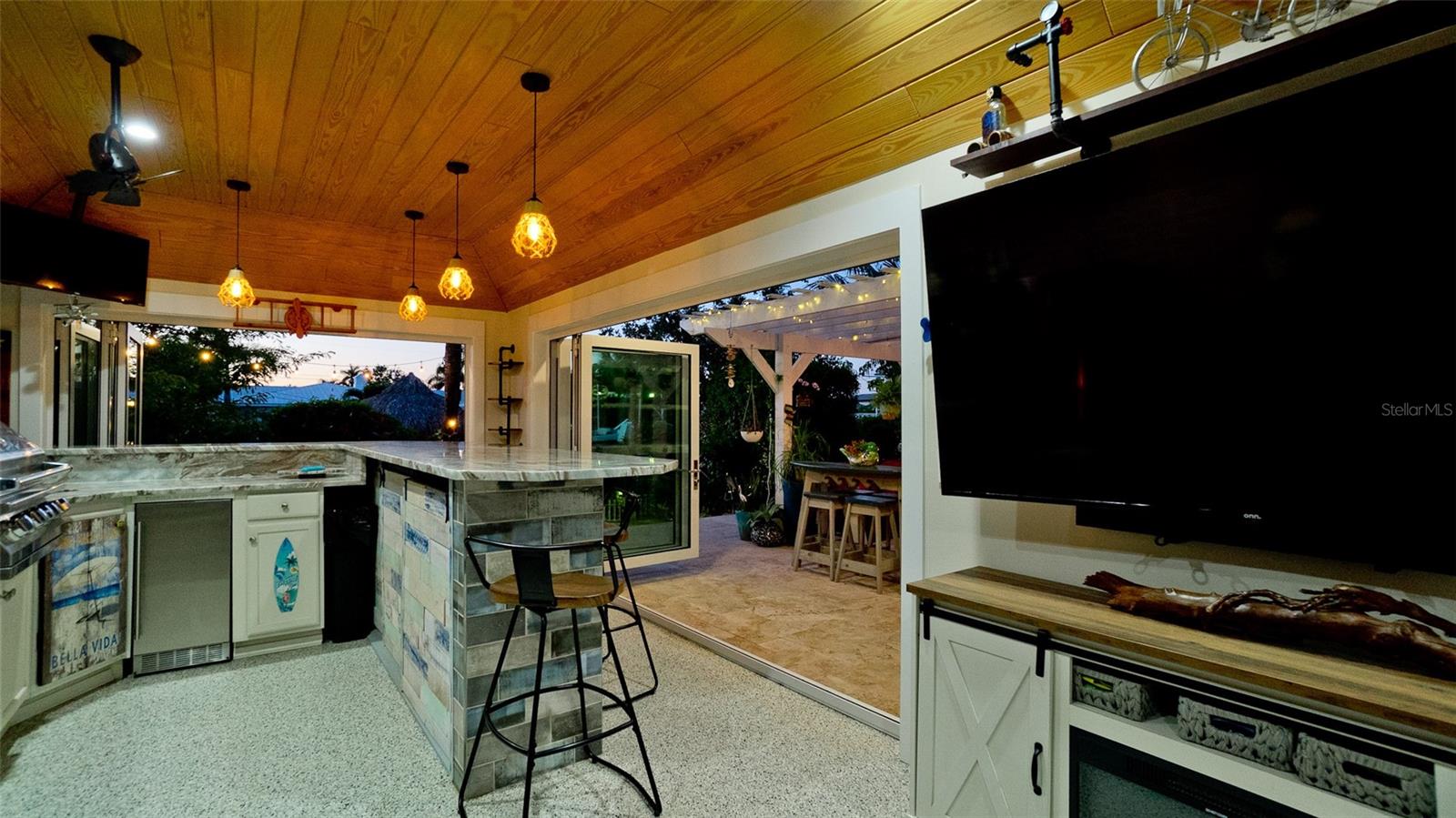522 68TH ST, HOLMES BEACH, FL, 34217
