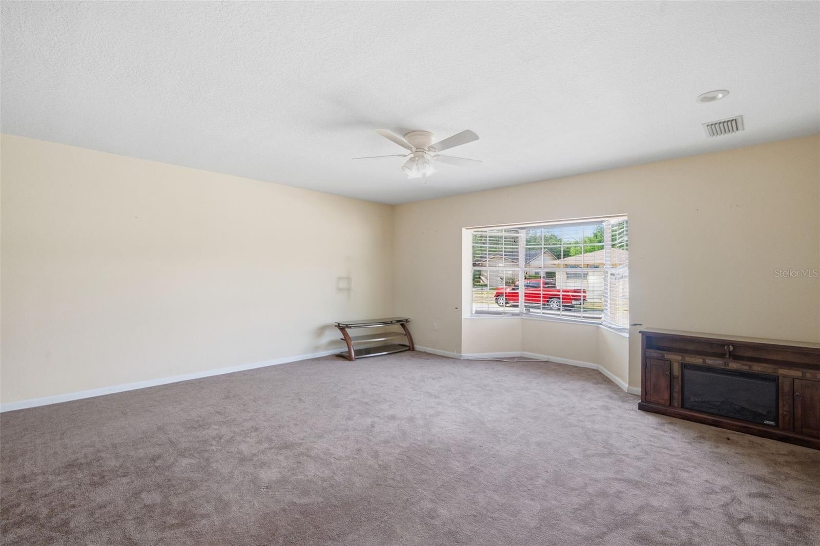 4449 TARPON DR, TAMPA, FL, 33617