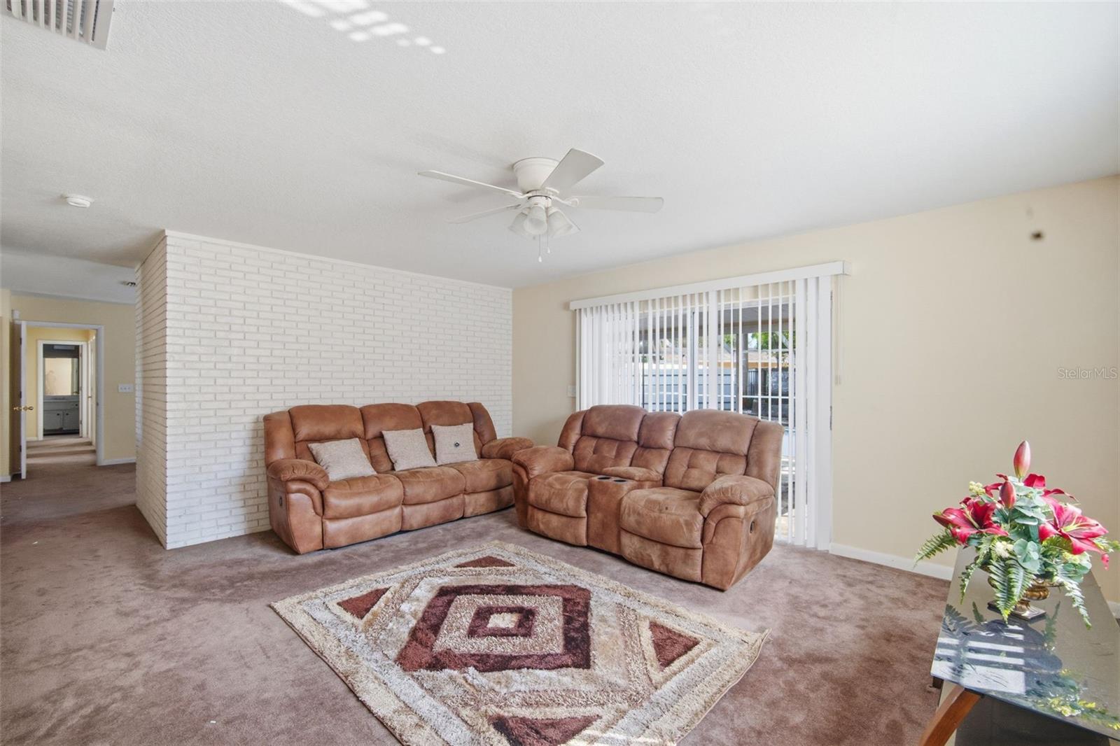 4449 TARPON DR, TAMPA, FL, 33617