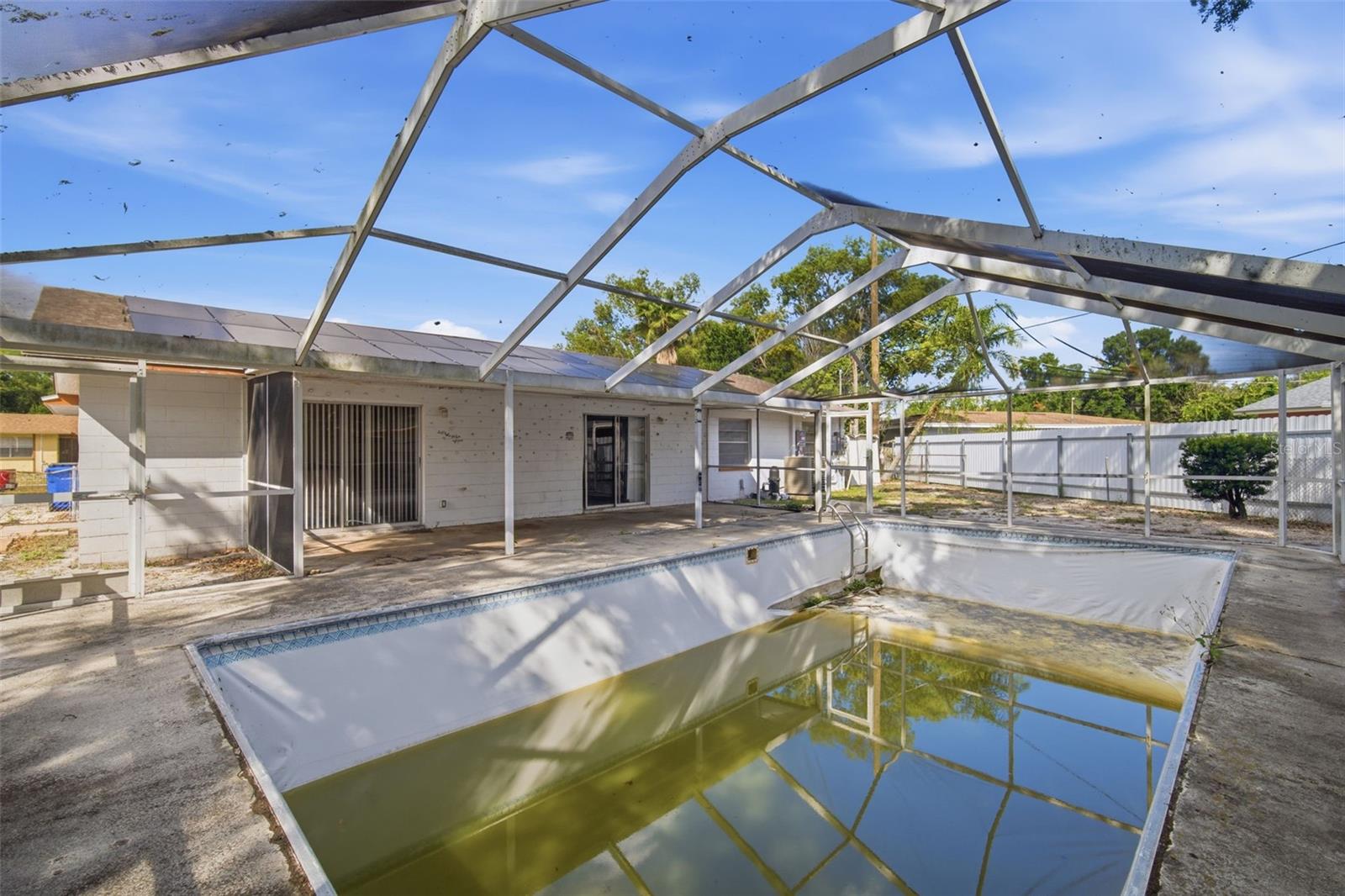 4449 TARPON DR, TAMPA, FL, 33617
