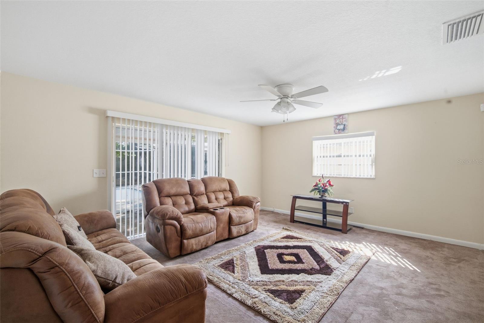 4449 TARPON DR, TAMPA, FL, 33617