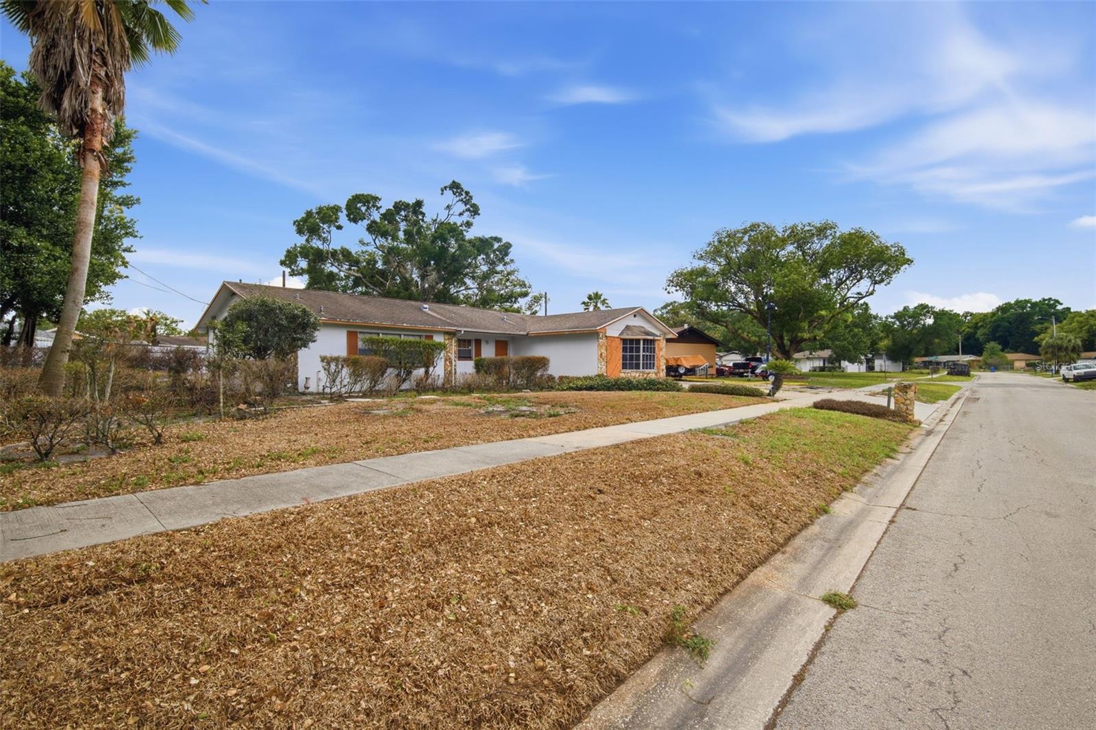 4449 TARPON DR, TAMPA, FL, 33617