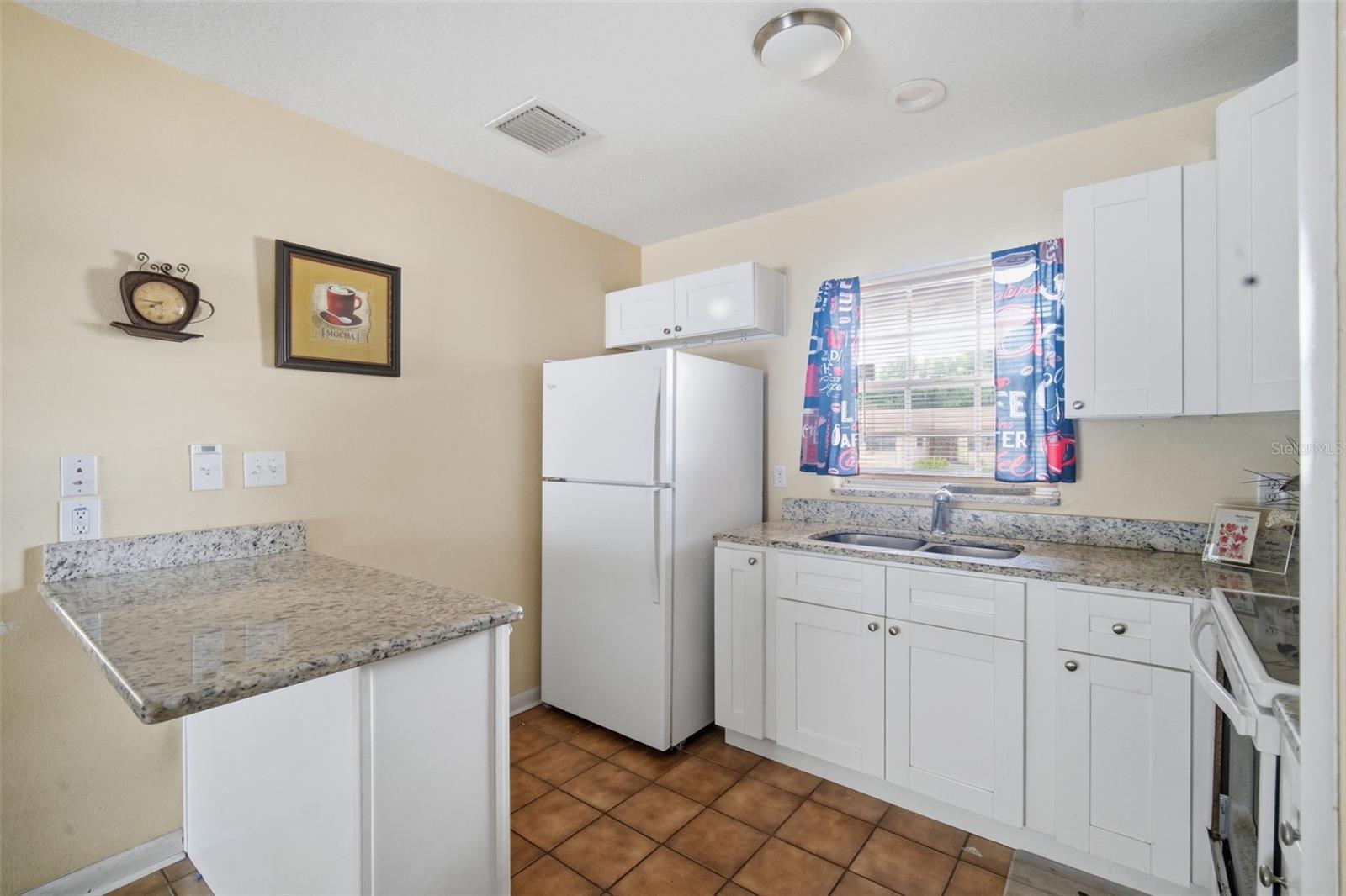 4449 TARPON DR, TAMPA, FL, 33617