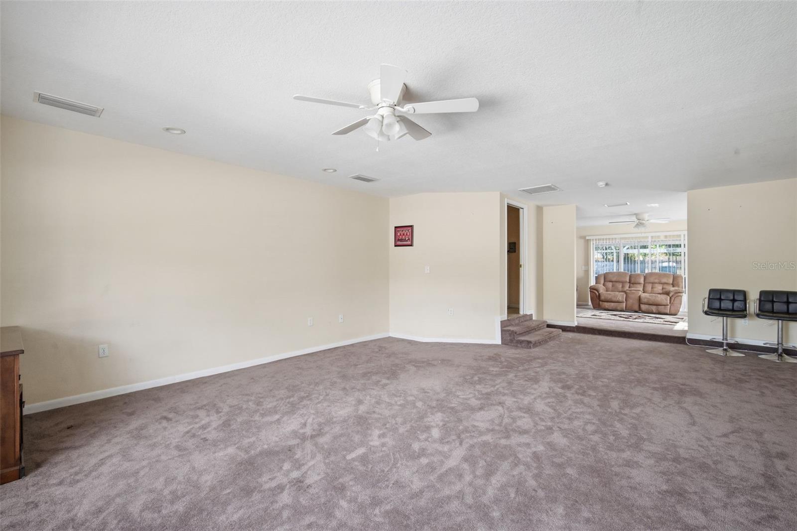 4449 TARPON DR, TAMPA, FL, 33617