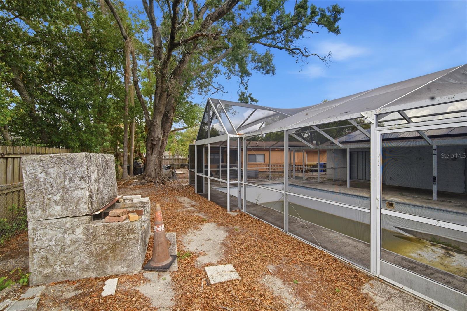 4449 TARPON DR, TAMPA, FL, 33617