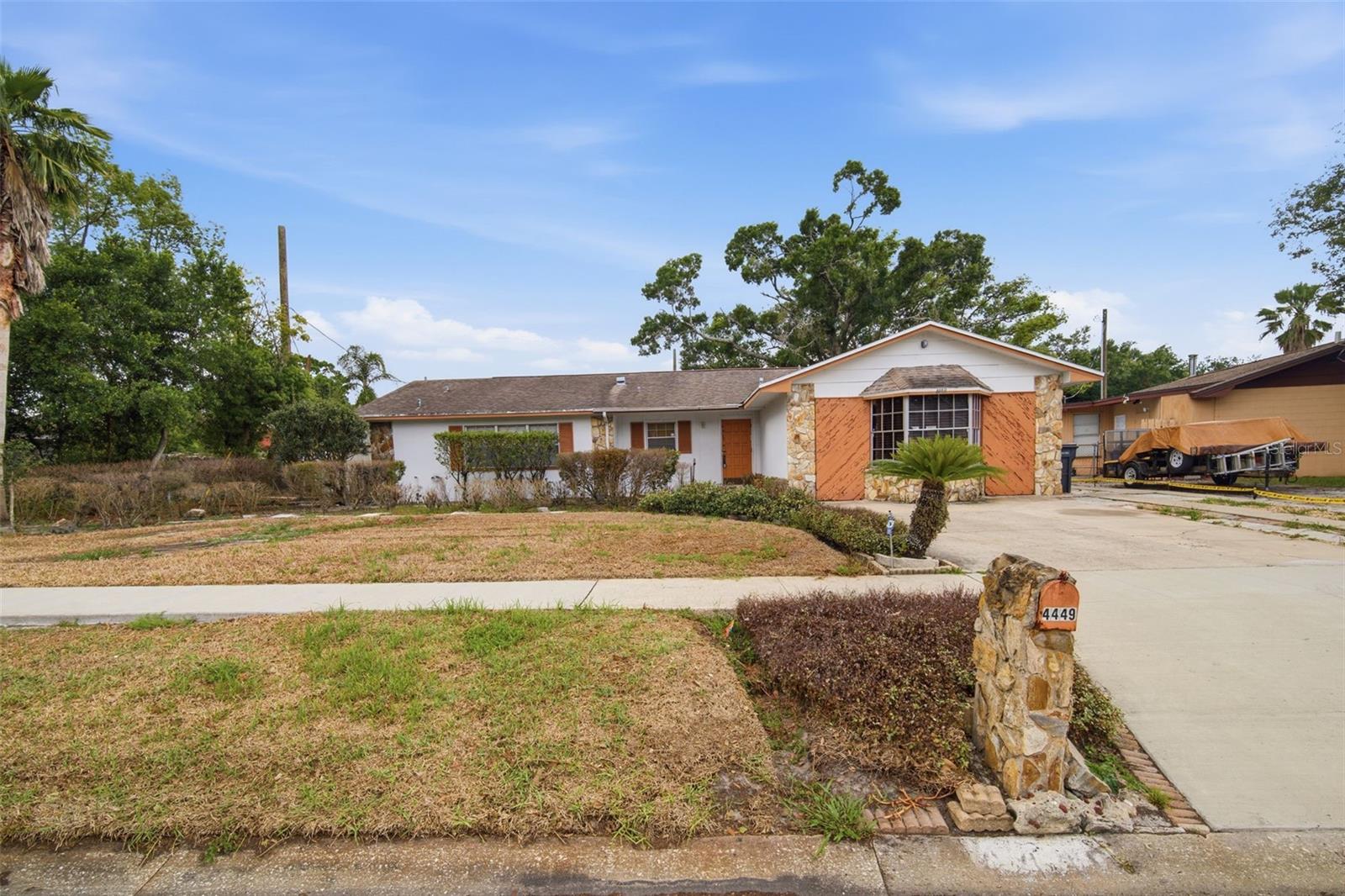 4449 TARPON DR, TAMPA, FL, 33617