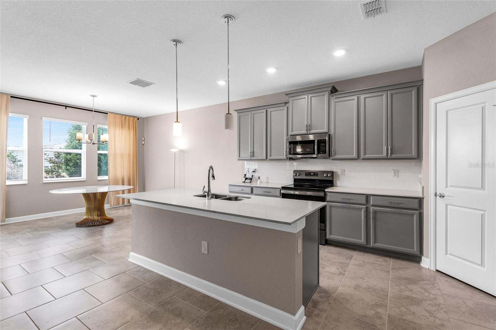 8833 BETH PAGE LN, DAVENPORT, FL, 33896