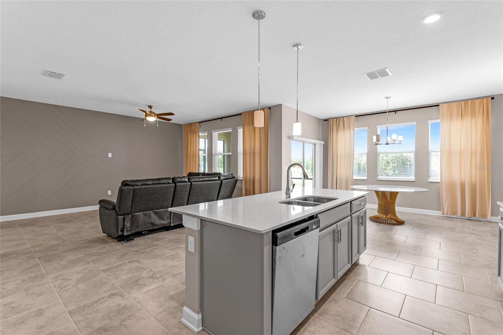 8833 BETH PAGE LN, DAVENPORT, FL, 33896