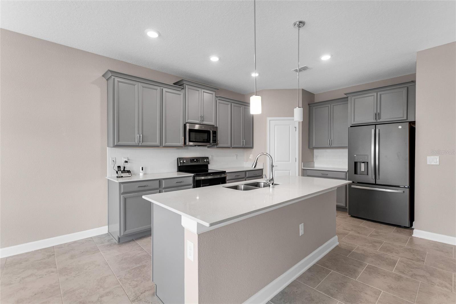 8833 BETH PAGE LN, DAVENPORT, FL, 33896