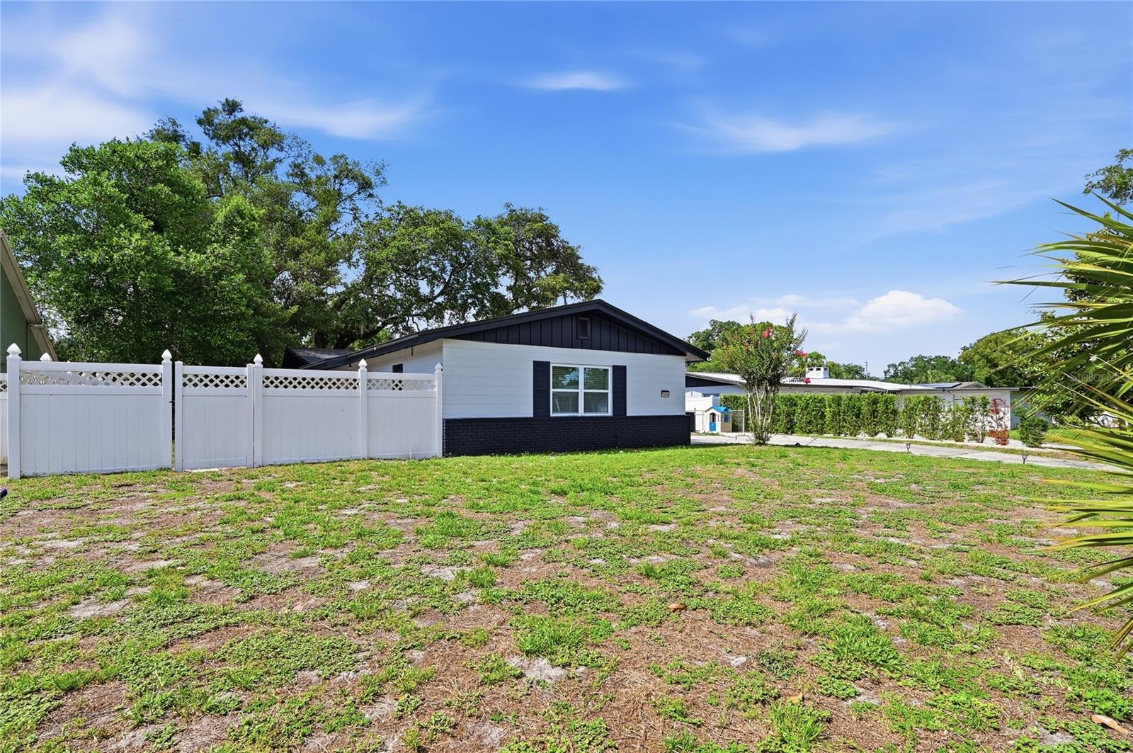 1946 STRATHAVEN RD, WINTER PARK, FL, 32792