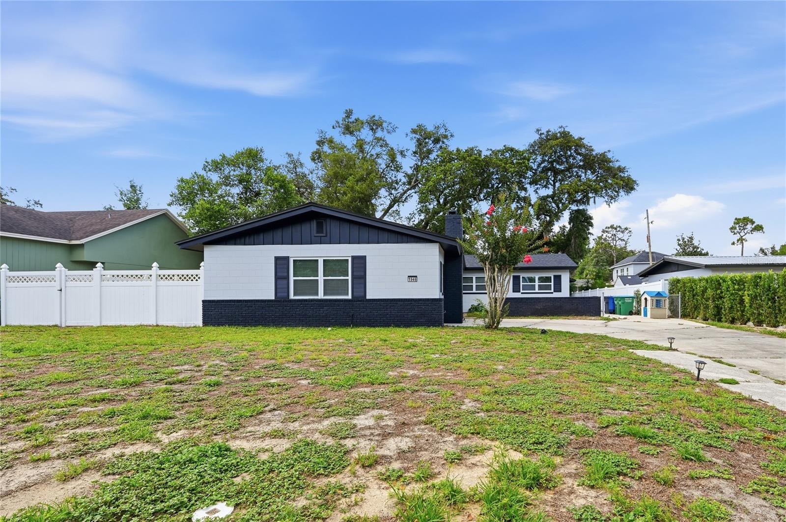 1946 STRATHAVEN RD, WINTER PARK, FL, 32792