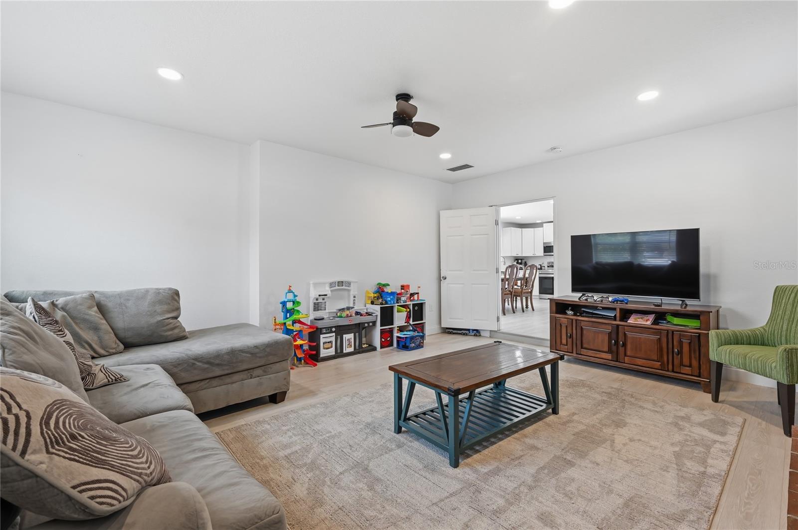 1946 STRATHAVEN RD, WINTER PARK, FL, 32792