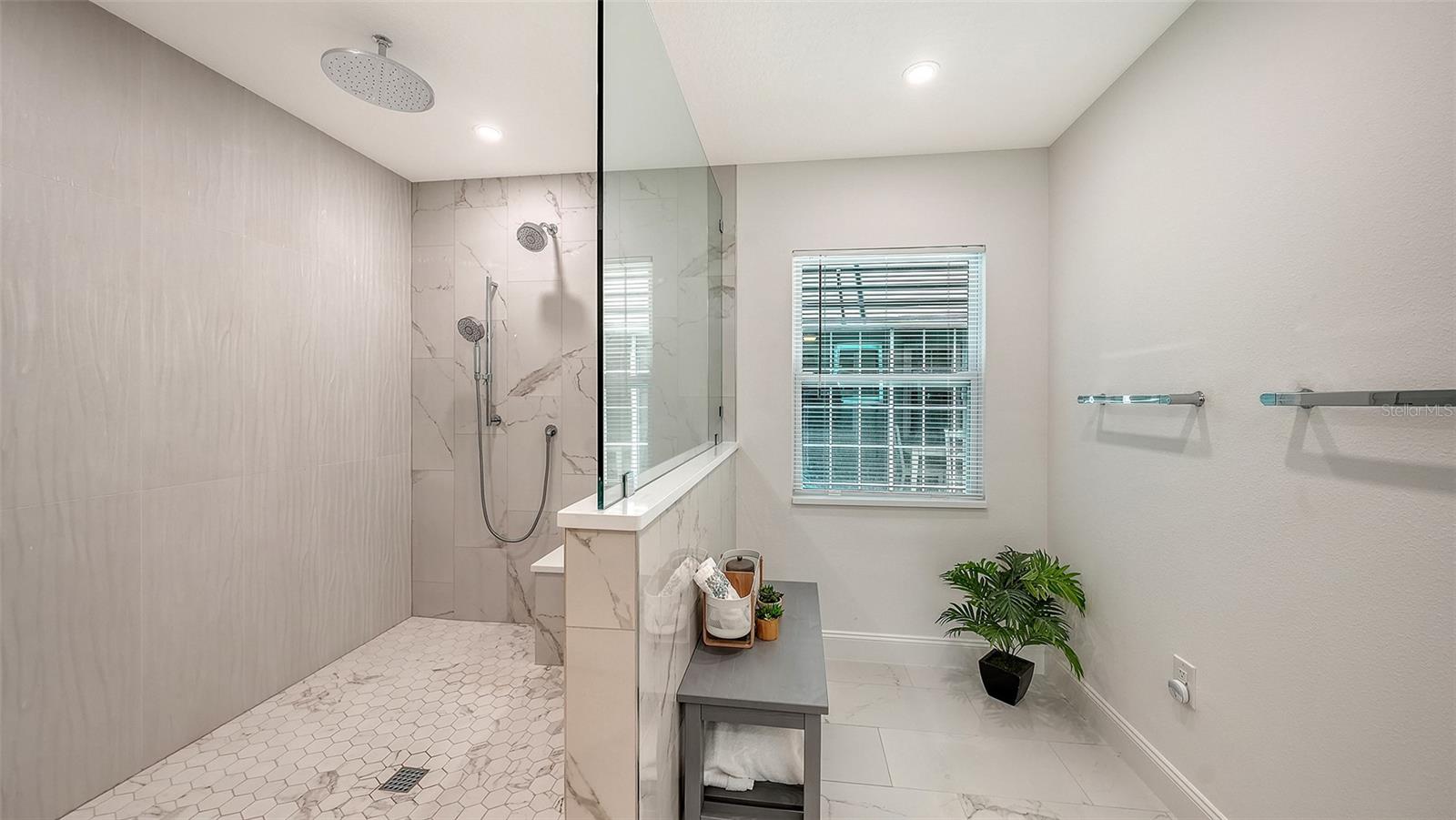 3460 WINDING OAKS DR #38, LONGBOAT KEY, FL, 34228