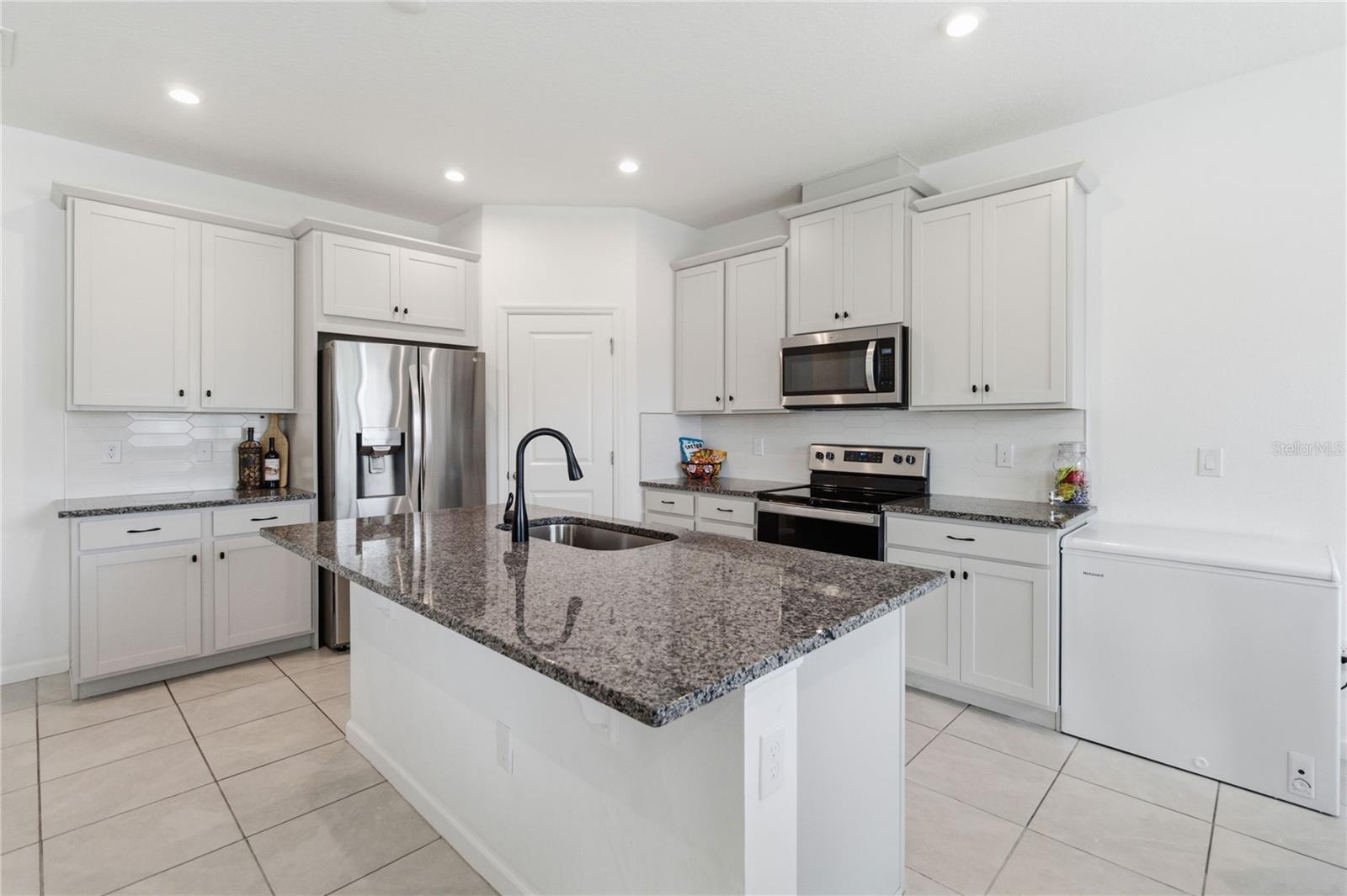 905 HONEY PETAL LN, DELAND, FL, 32720