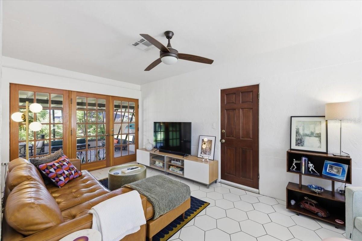 2411 COVINA WAY S, ST PETERSBURG, FL, 33712
