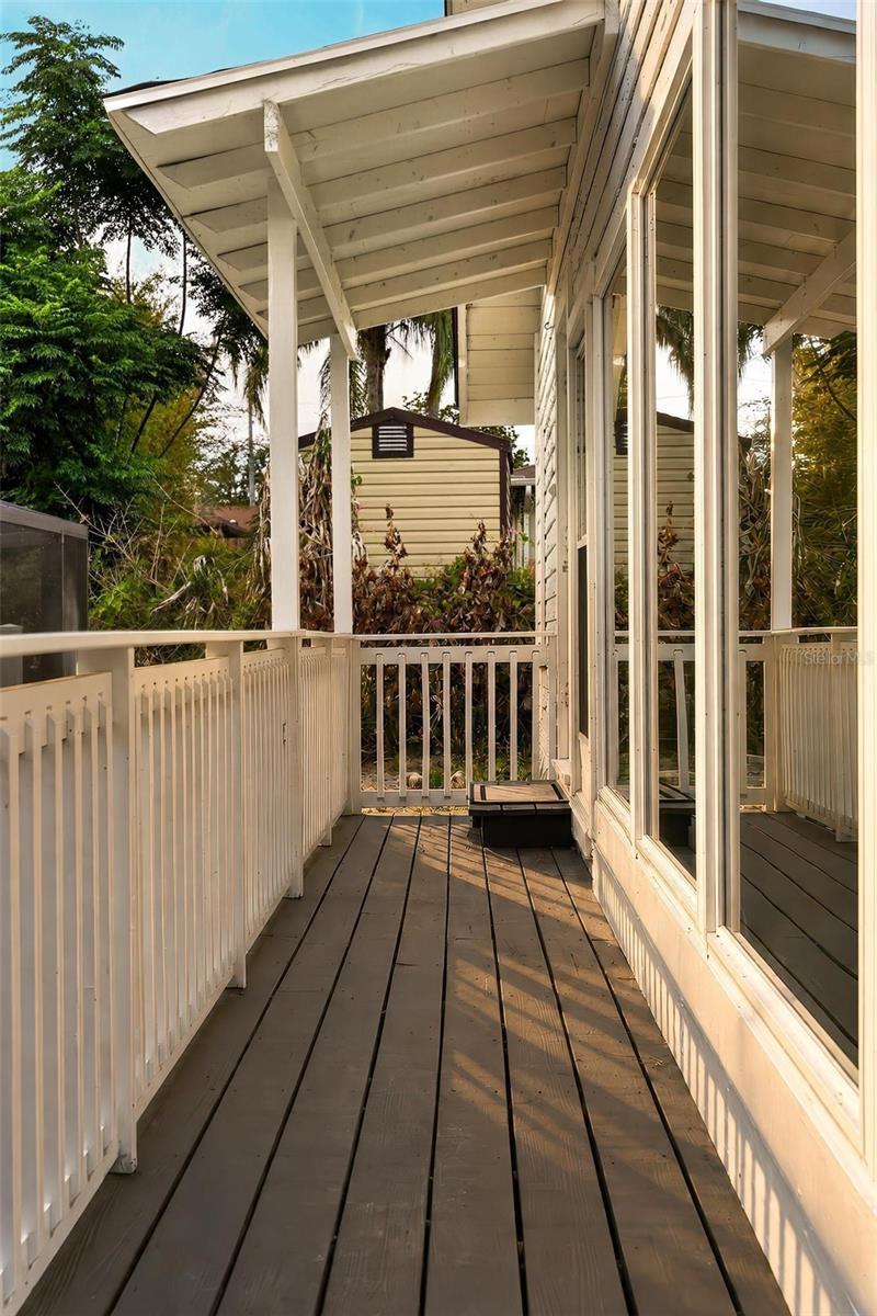 1099 GROVE AVE, MOUNT DORA, FL, 32757