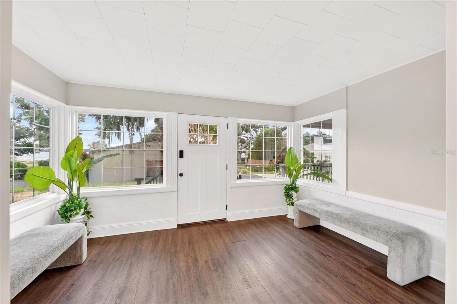 1099 GROVE AVE, MOUNT DORA, FL, 32757
