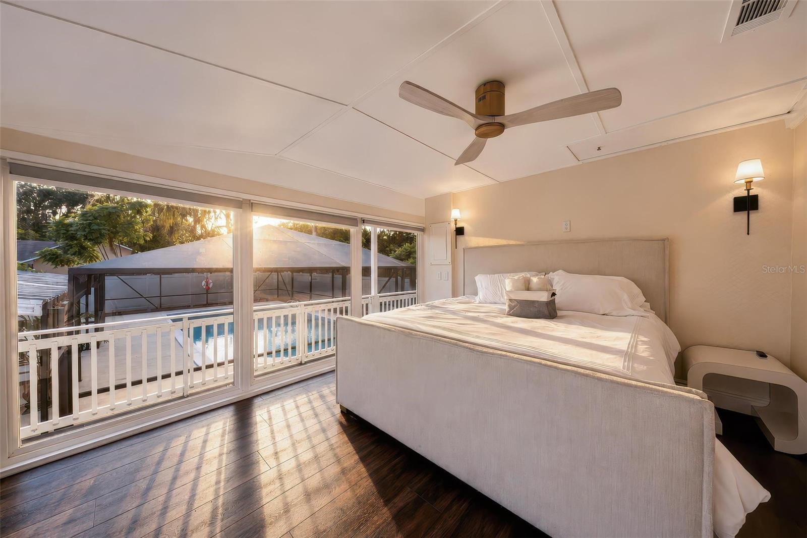 1099 GROVE AVE, MOUNT DORA, FL, 32757