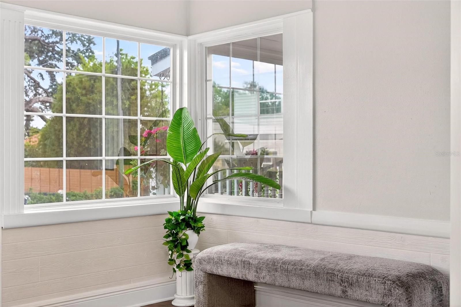1099 GROVE AVE, MOUNT DORA, FL, 32757