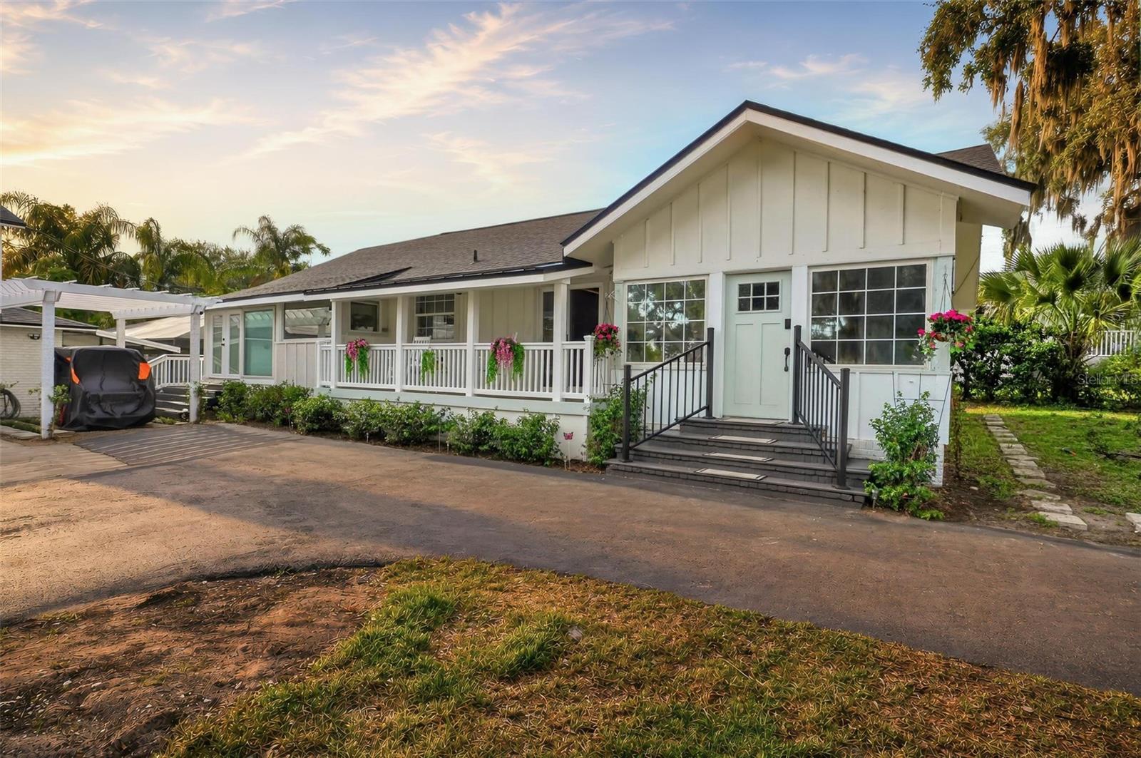 1099 GROVE AVE, MOUNT DORA, FL, 32757