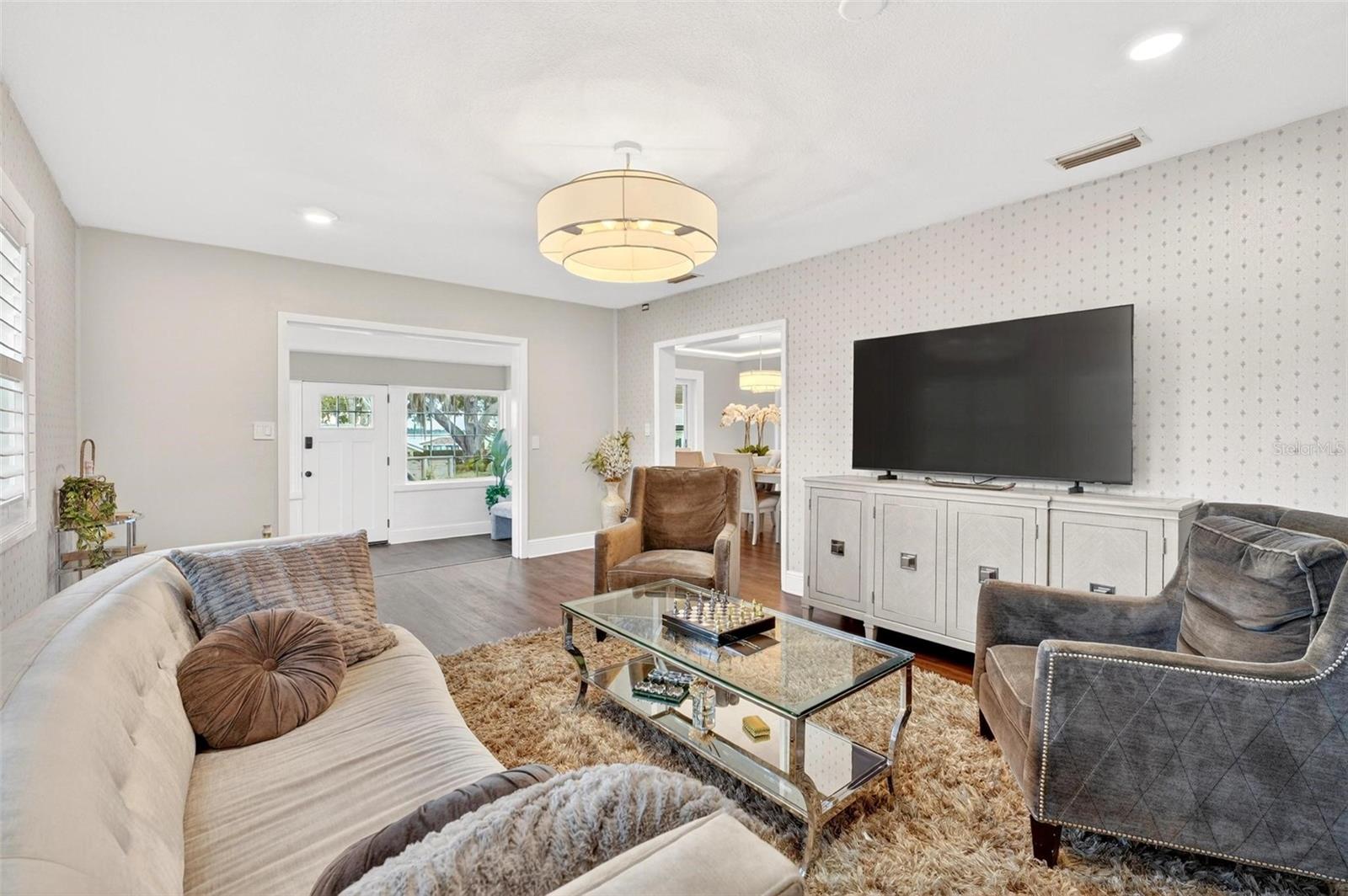 1099 GROVE AVE, MOUNT DORA, FL, 32757