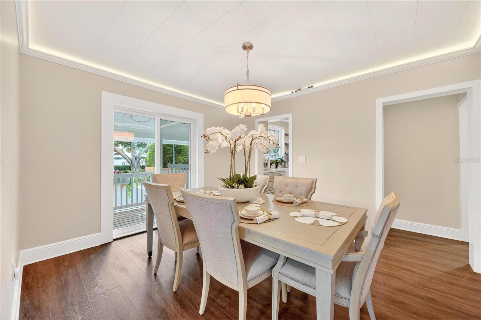 1099 GROVE AVE, MOUNT DORA, FL, 32757