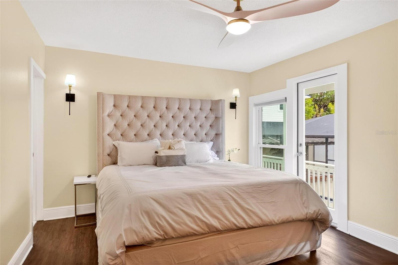 1099 GROVE AVE, MOUNT DORA, FL, 32757