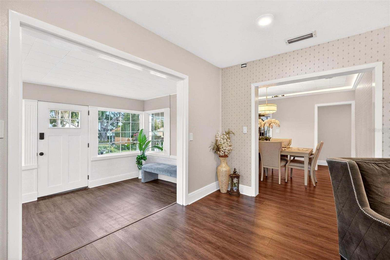 1099 GROVE AVE, MOUNT DORA, FL, 32757