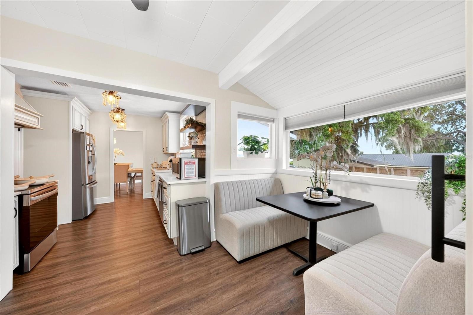 1099 GROVE AVE, MOUNT DORA, FL, 32757