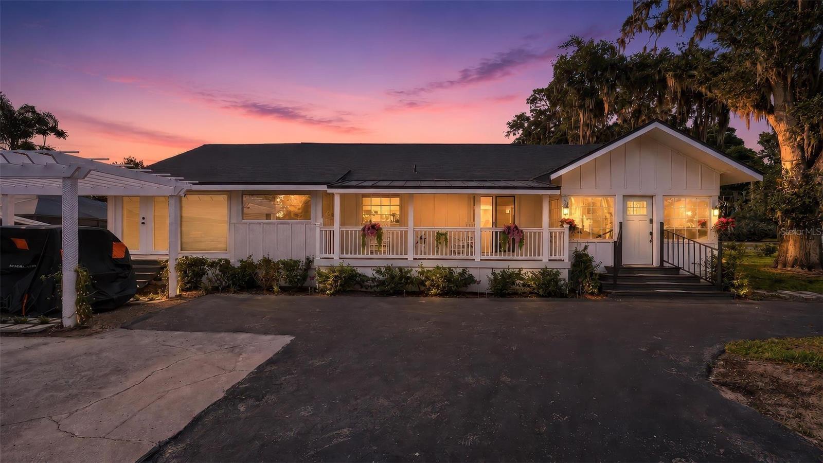 1099 GROVE AVE, MOUNT DORA, FL, 32757