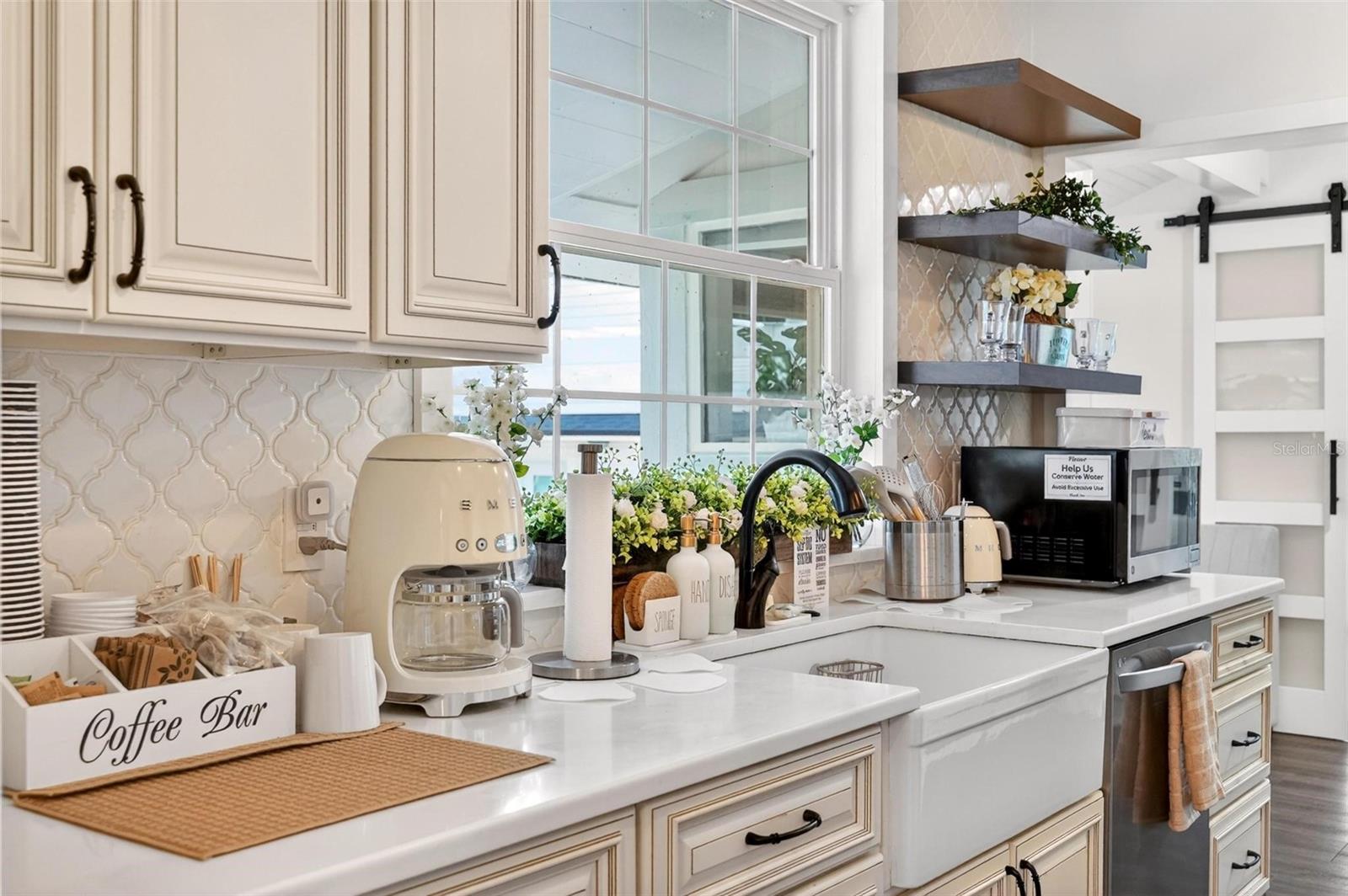 1099 GROVE AVE, MOUNT DORA, FL, 32757
