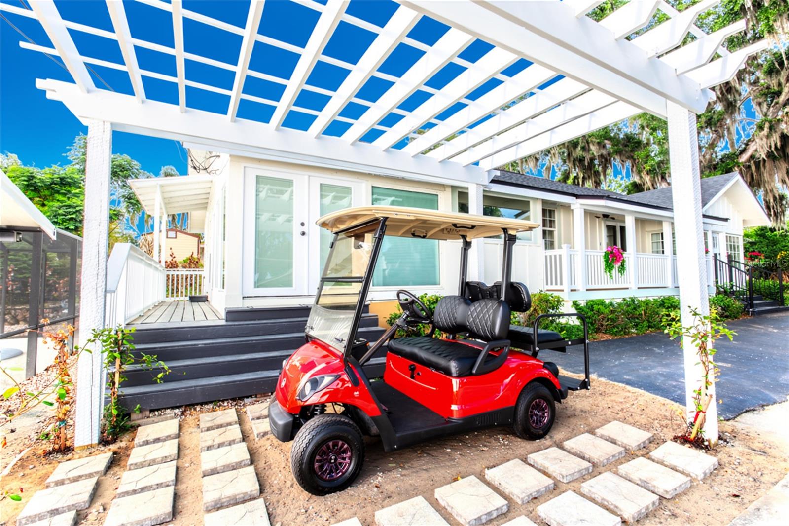 1099 GROVE AVE, MOUNT DORA, FL, 32757