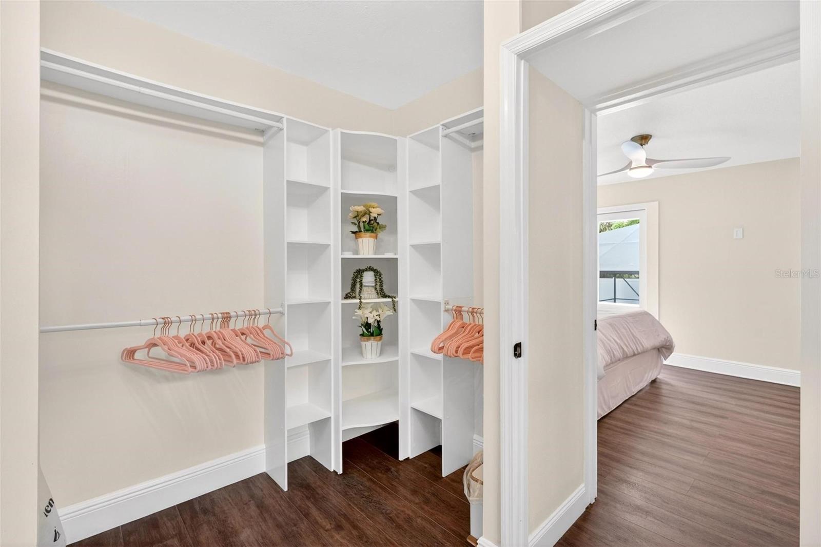 1099 GROVE AVE, MOUNT DORA, FL, 32757