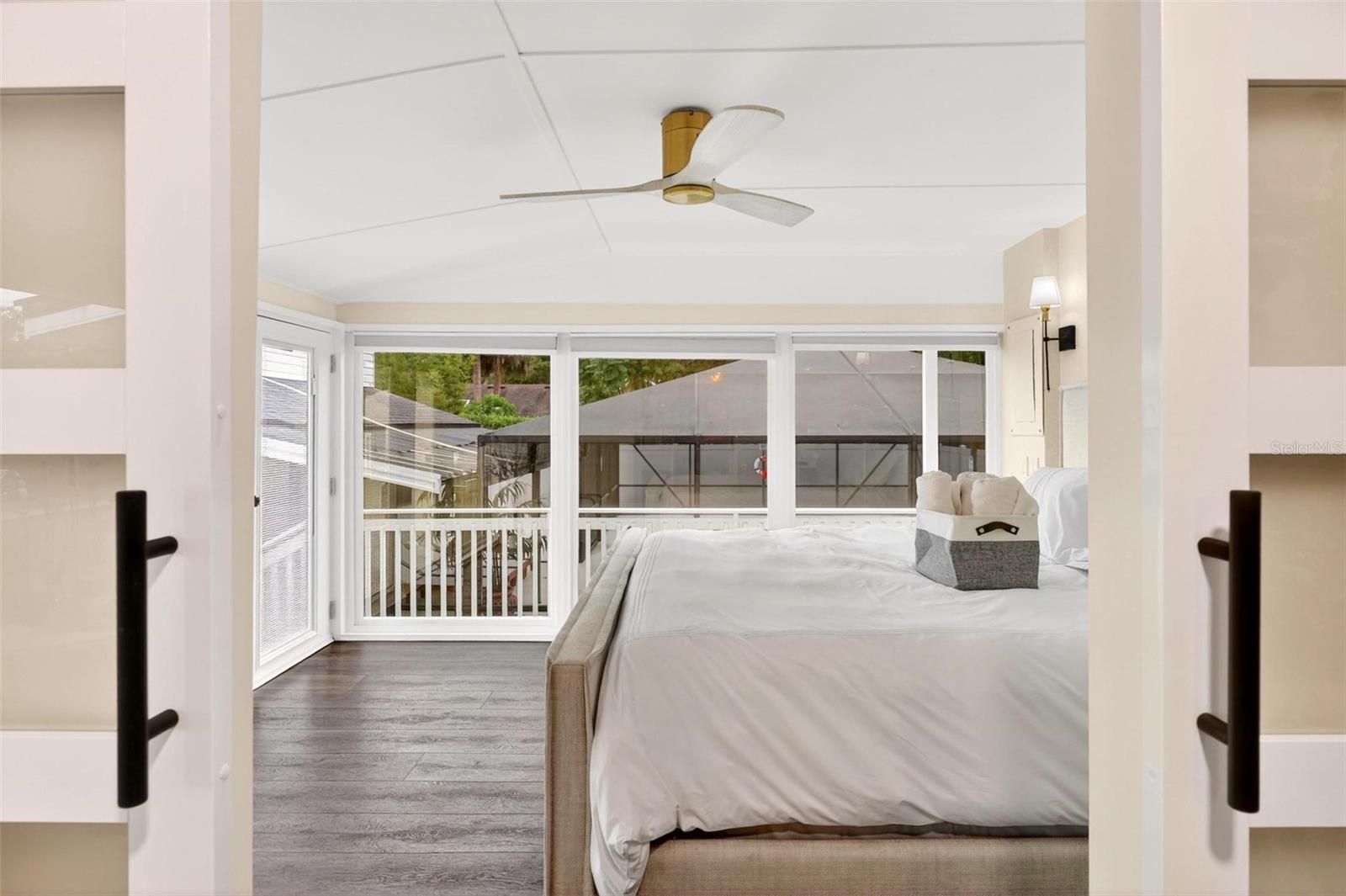 1099 GROVE AVE, MOUNT DORA, FL, 32757