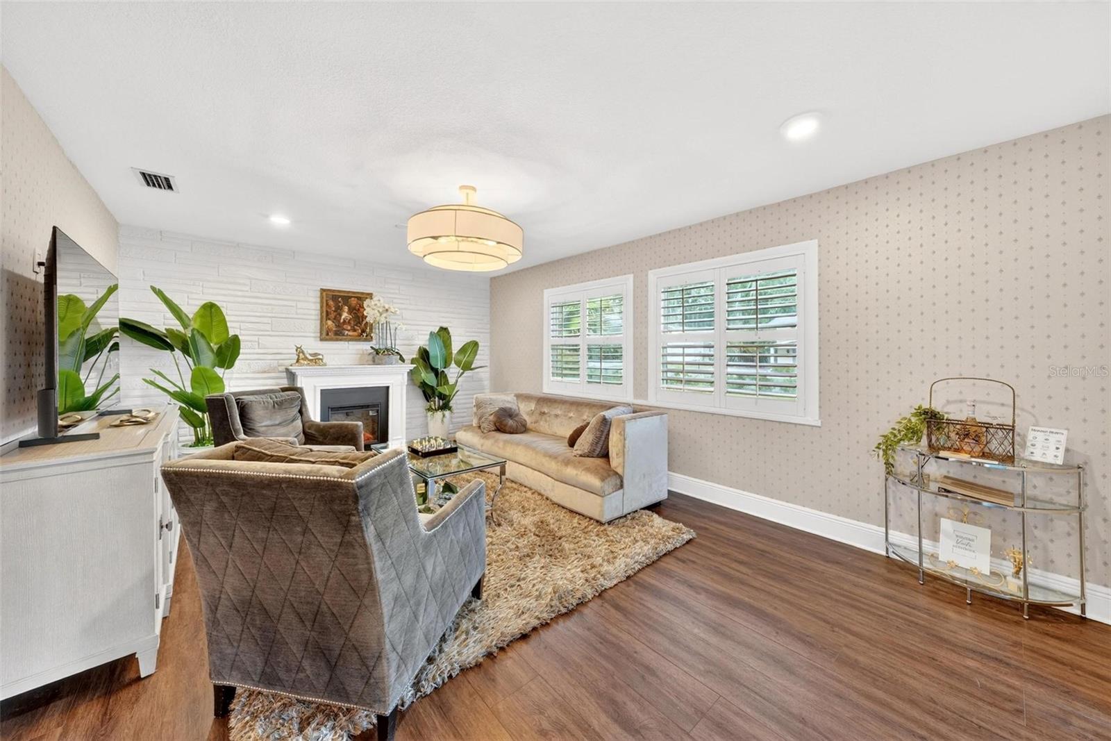 1099 GROVE AVE, MOUNT DORA, FL, 32757
