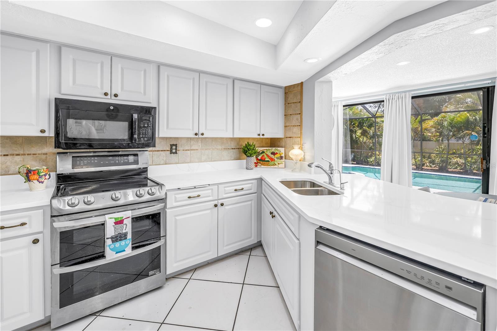 1954 PINELLAS POINT DR S, ST PETERSBURG, FL, 33712