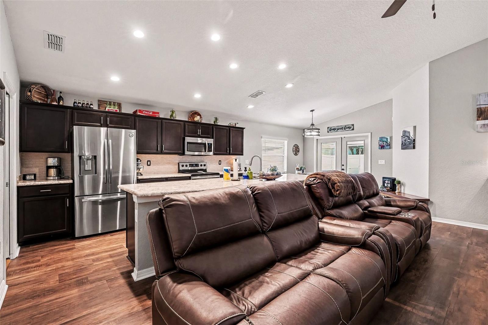 647 LORIENT DR, EAGLE LAKE, FL, 33839